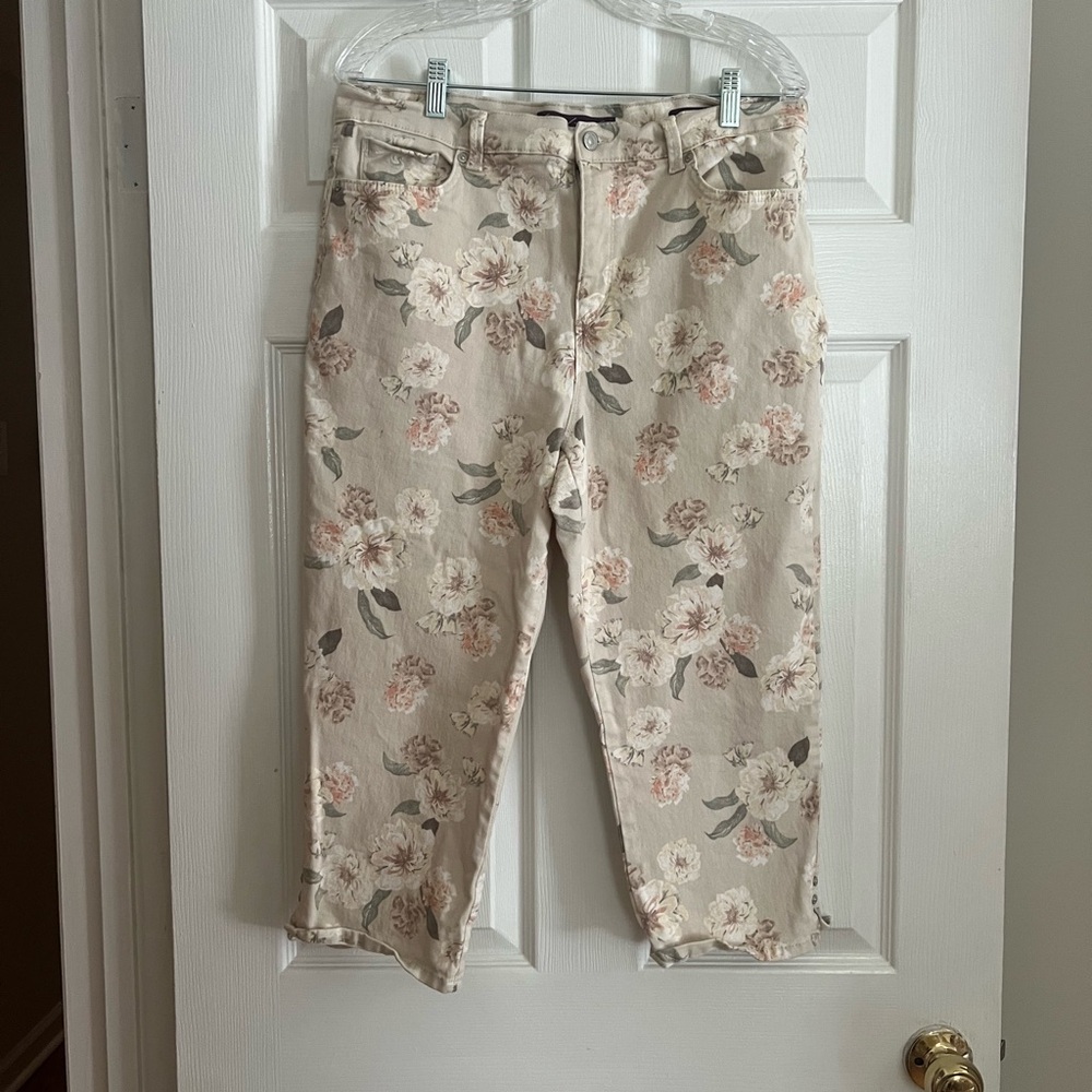 Gloria Vanderbilt cropped pants